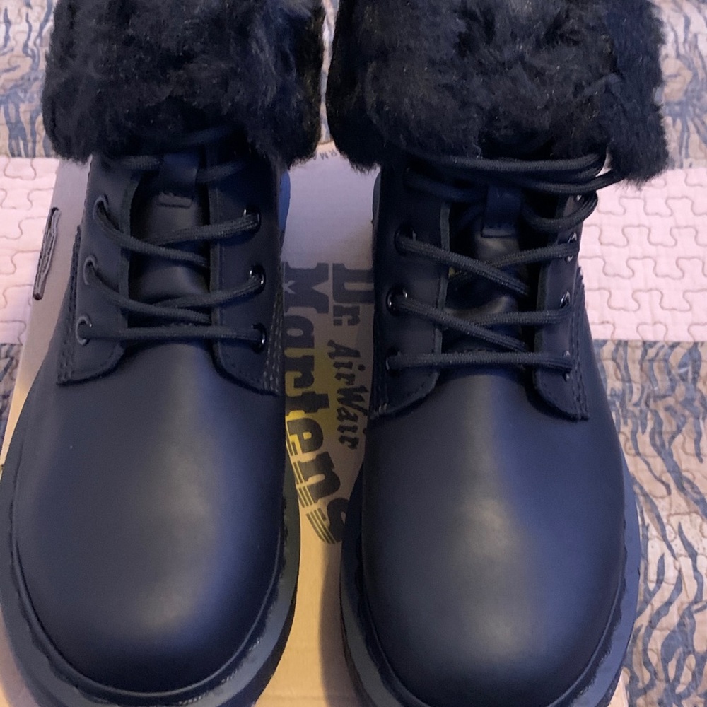 Dr. Martens size:6